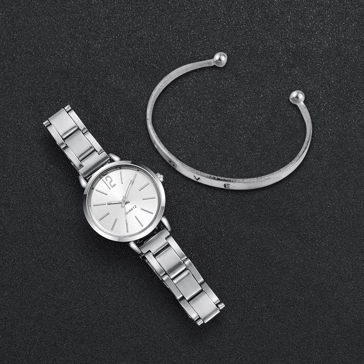 Fashion Women Watch 
with Bracelet 2PCs Set Temperament Wearing Style