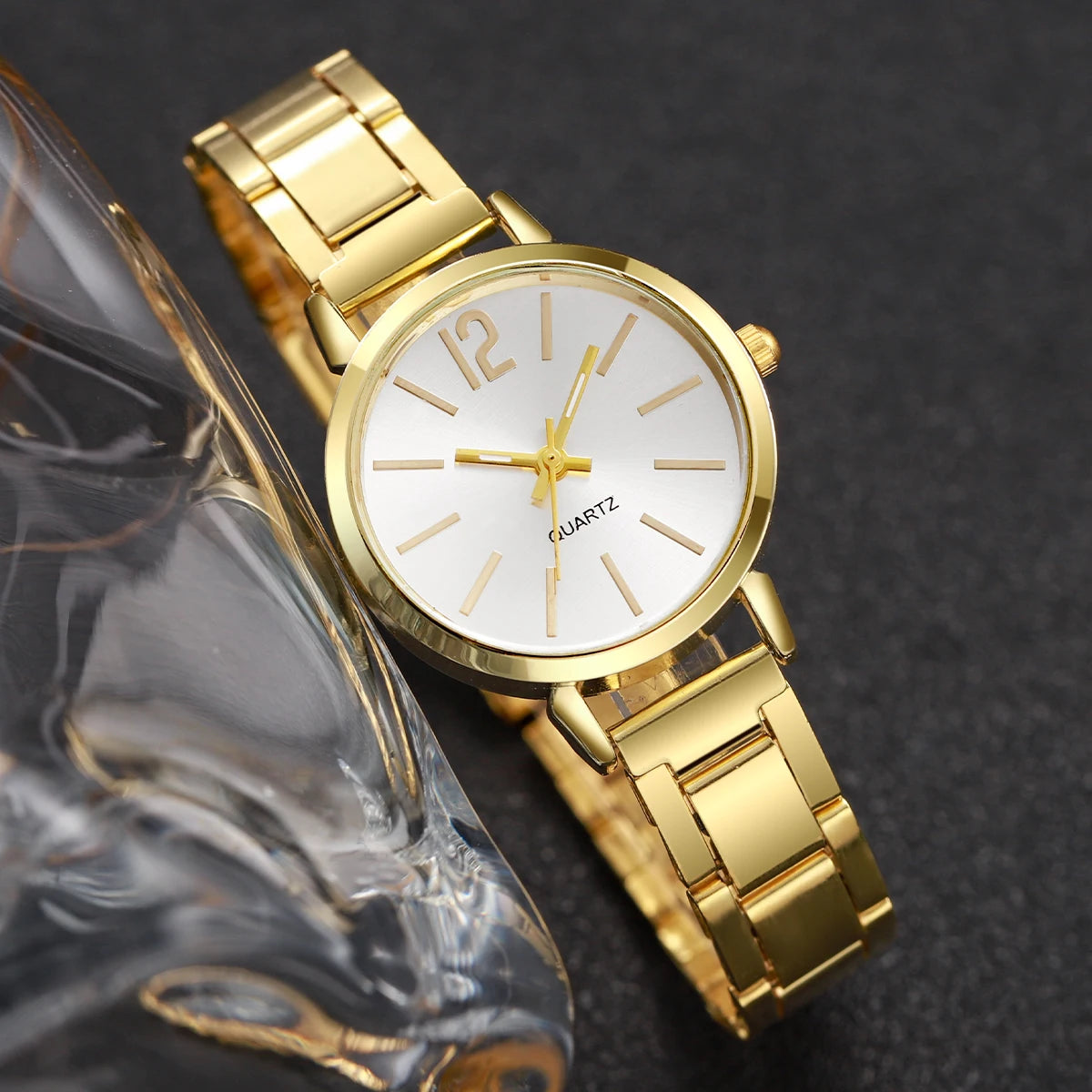 Fashion Women Watch 
with Bracelet 2PCs Set Temperament Wearing Style